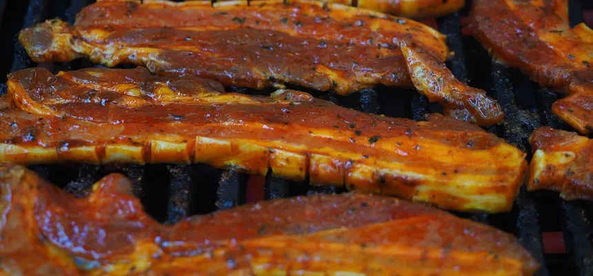 how to clean charcoal grill